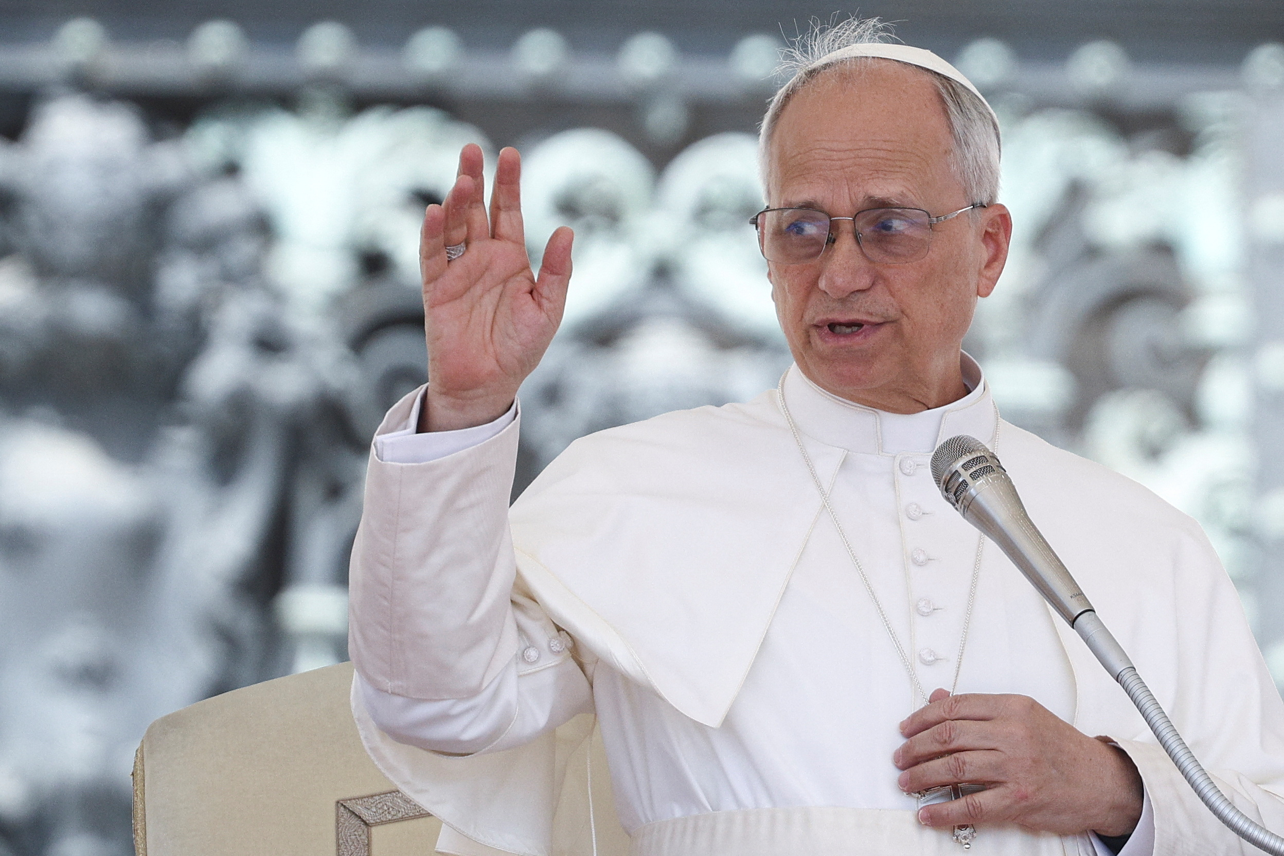 Poutine et les appels téléphoniques avec le pape Léon XIV : une diplomatie controversée