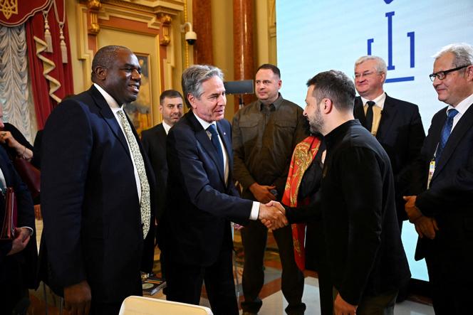 Londres exige que les États-Unis autorisent l’Ukraine à frapper la Russie