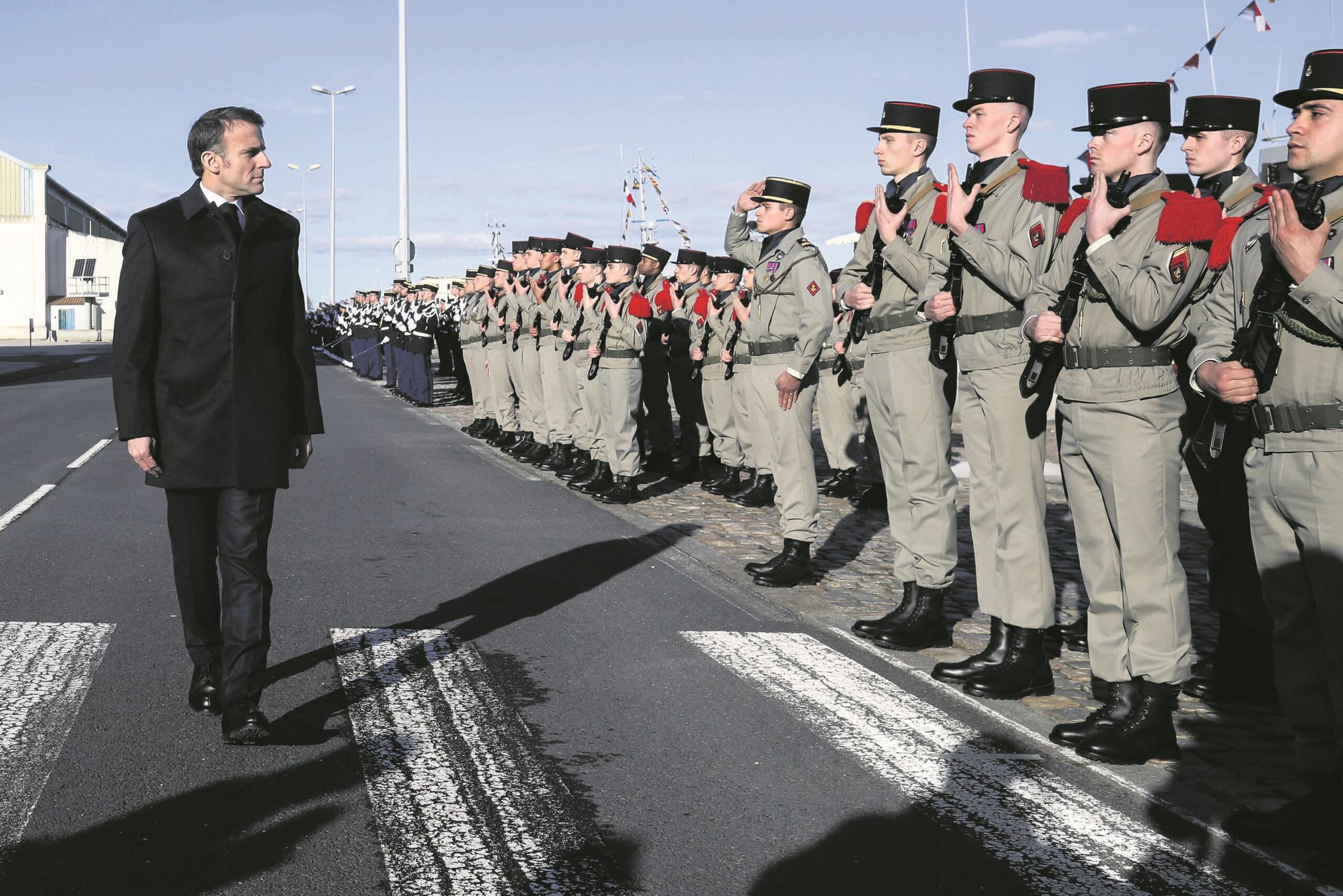 La France écartée du projet européen de chasseur : une humiliation pour Macron