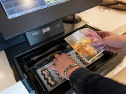 La mort du cash : une menace pour les libertés