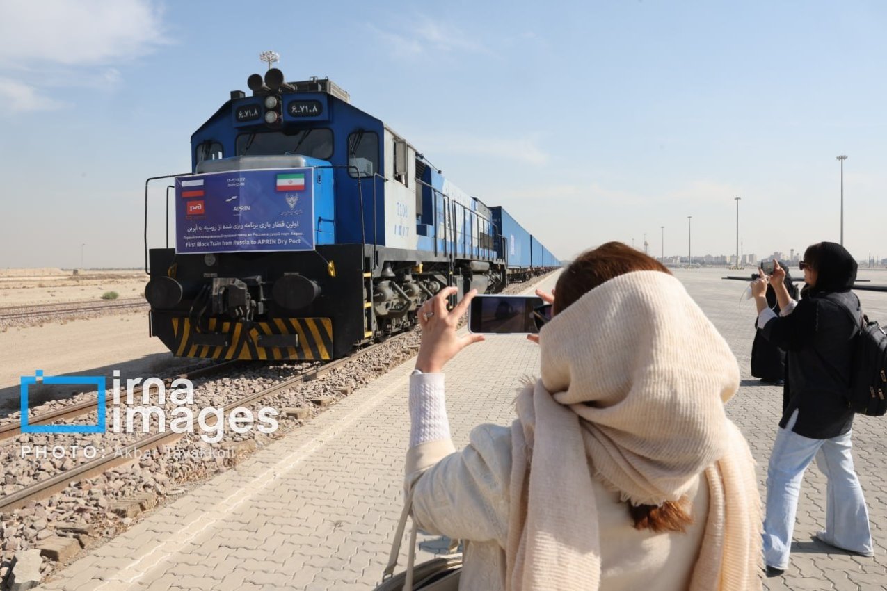 Iran : Nouveau souffle pour le fret ferroviaire : le premier train russe arrive à Téhéran, un voyage de 6 500 km en 12 jours